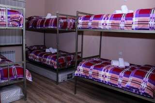 Хостелы Bee Lucky Hostel and Tours Ереван Кровать в общем 6-местном номере для женщин-12